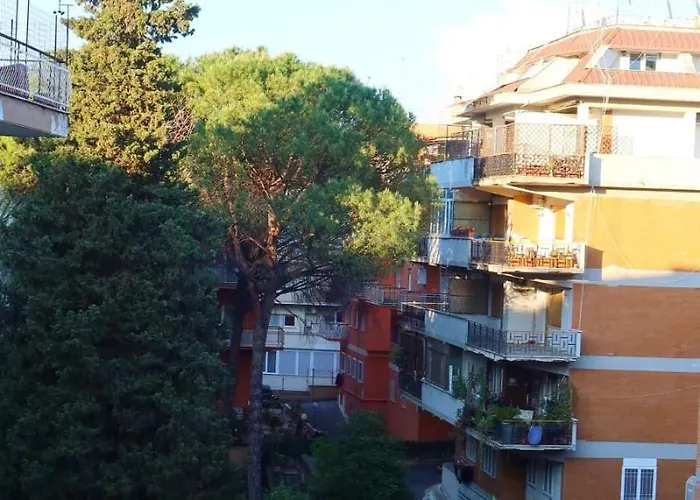 Large Vatican Loft Near The Metro Apartment Rom