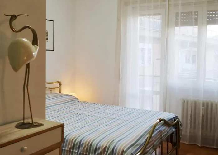 Apartment Large Vatican Loft Near The Metro Rom